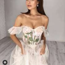 Продаю свадебное платье 42-44, в Москве