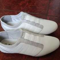Продам новые белые мужские спортивные туфли 42 размера, в г.Луганск