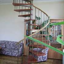 Межэтажные лестницы на косоуре, в Арзамасе