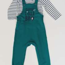 Футболка и полукомбинезон, в Москве