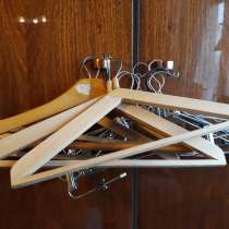 Вешалки, в Москве