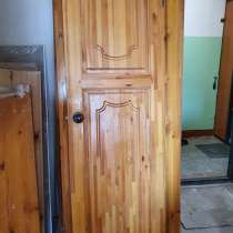 Деревянные двери из массива, покрытые лаком б/у, в Казани