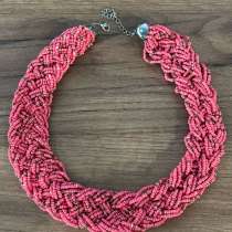 Колье из бисера, в Москве