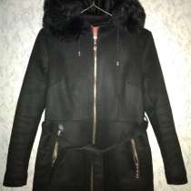 Пальто в хорошем состоянии шапка открывается, в Санкт-Петербурге