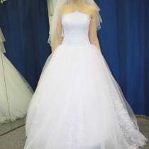 Белое новое пышное дизайнерское свадебное платье, в Москве