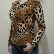 Блузка обтягивающая с леопардовым принтом, в Саранске