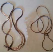 Две цепочки из серебросодержащего сплава, в Москве