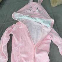 Бархатный костюм с капюшоном. Рост 134, в Архангельске