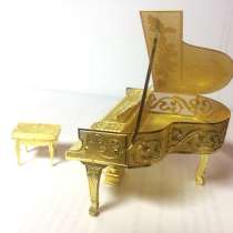 Рояль со стулом подарок на Новый год, в Москве