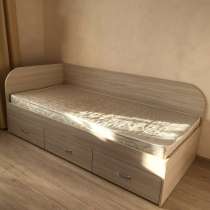 Кровать-кушетка с 3 ящиками, в Тюмени