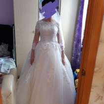 Продается красивое свадебное платье цаета крамбрери 42-44р, в Новомосковске