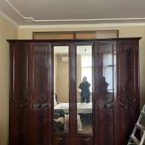 Большой шкаф с зеркалом, в Москве