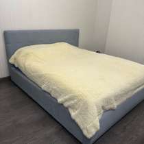 Продается кровать с матрасом 180 на 200, матрас кинг койл, в Москве