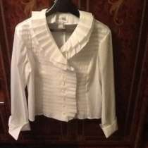 Продаю женскую кофту, в Москве