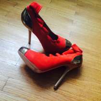 Туфли Blumarine, красного цвета 39 размер, в г.Житомир
