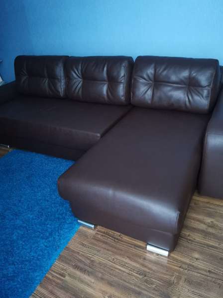 Перетяжка углового дивана в надёжный кожзам