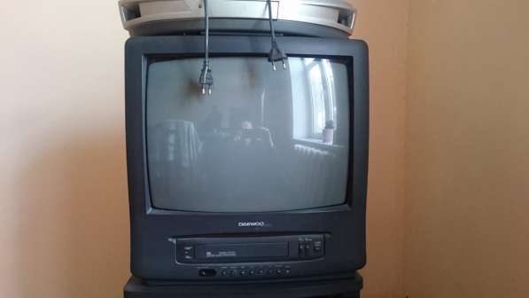 Два телевизора "DAEWOO"