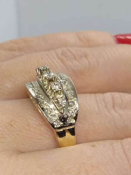 Золотое кольцо с бриллиантами 750 пробы в Саках
