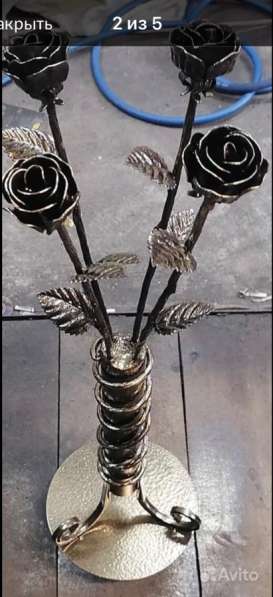 Розы из металла на кладбище в Воронеже фото 3