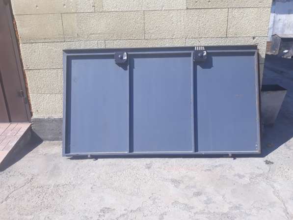 Ворота гаражные металлические на два замка без рамки