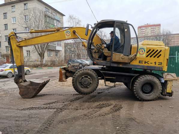 Экскаватор ТВЭКС ЕК-12 в Москве