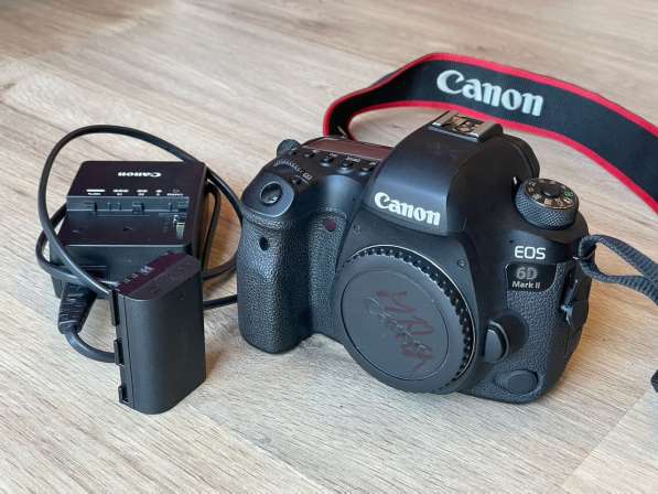 Used Canon 6d Mark II Body в фото 9