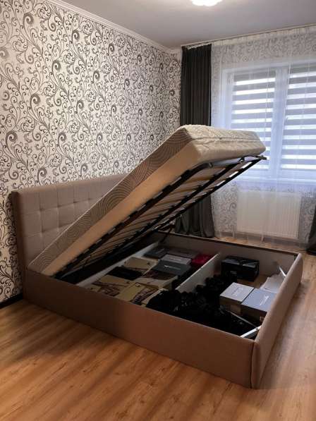 Продам кровать с матрасом в фото 3