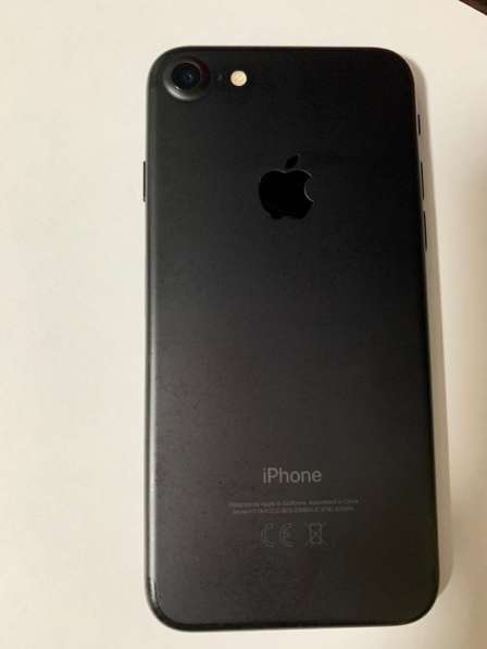 Продаю IPhone 7