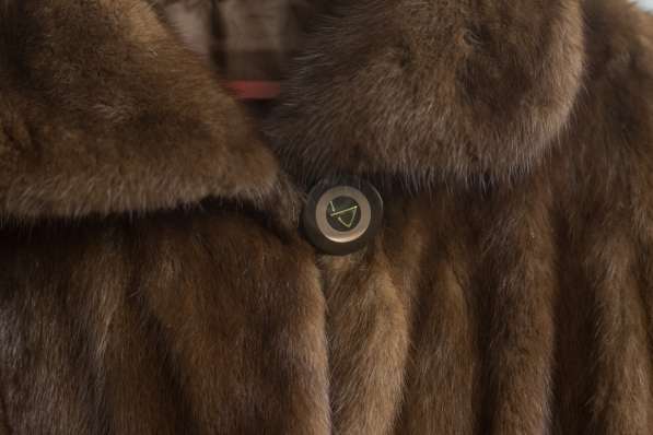 Шуба женская норковая, размер 50-52, цвет светло-коричневый в Красноярске фото 4