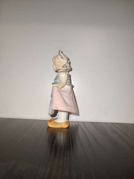 Кукла-качалка (болванчик) "Танцующая девочка" в фото 3