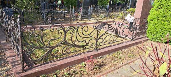 Ограда на кладбище и многое другое в Рузе