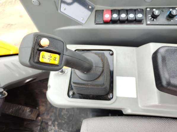 Фронтальный погрузчик XCMG ZL60GV в Дудинке фото 18
