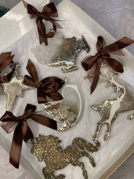 Ёлочные игрушки из эпоксидной смолы в Томске фото 3