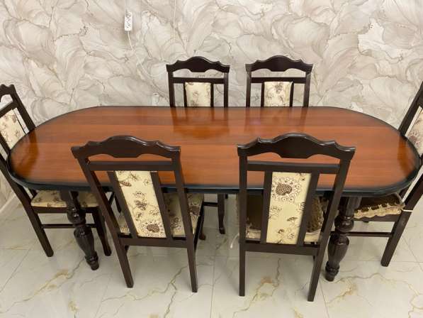 Про-ся стол со стульями !