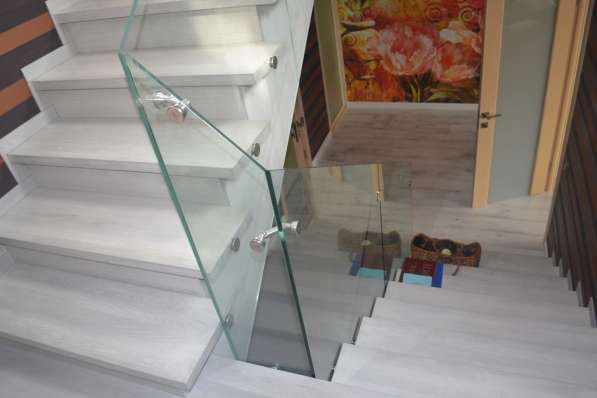 Стеклянные перила для лестниц, лестницы в фото 7