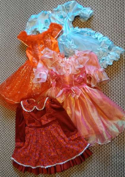 Платье нарядное на возраст 5-8 лет в Омске
