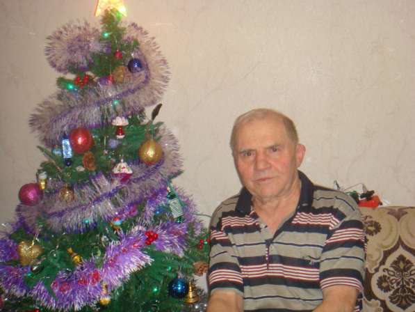 Андрей, 70 лет, хочет пообщаться