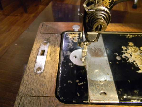 Швейная машинка "PFAFF", антикварн.,до 1908г. и коробка запч в фото 11