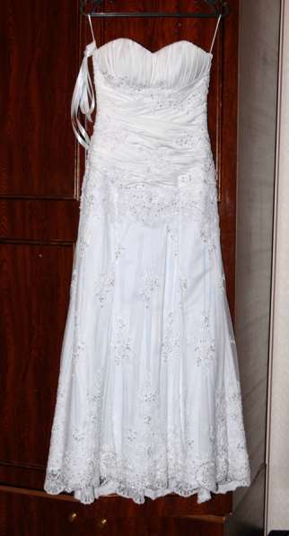 Свадебное платье белого цвета в отличном состоянии в Санкт-Петербурге фото 3