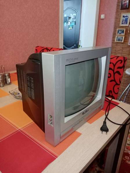 Продам телевизор в Уссурийске