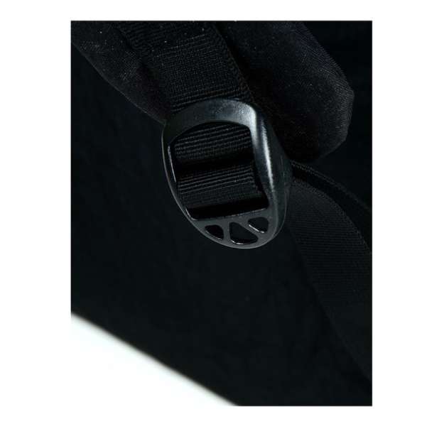 Рюкзак черный карманы по бокам в фото 3