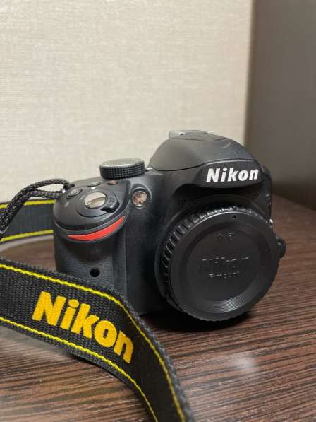 Зеркальная камера Nikon D3200 с чехлом