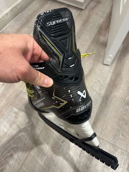Коньки Bauer supreme v40 в Санкт-Петербурге