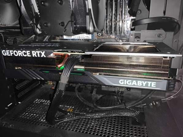 Новая Gigabyte RTX 4070 TI