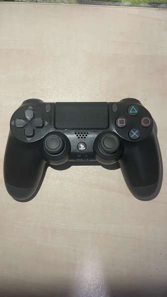 Джойстик DualShock 4 в Сатке