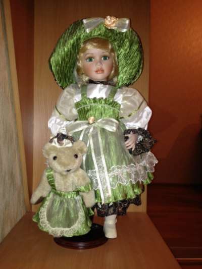 Фарфоровая кукла Remeco (Англия)