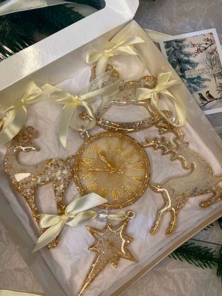 Ёлочные игрушки из эпоксидной смолы в Томске