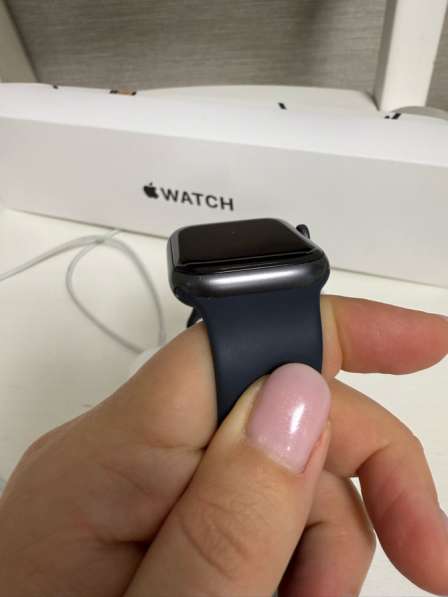 Apple Watch SE 40 mm синие в Москве фото 4