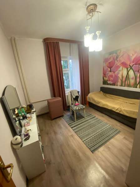 Продается 3-комнатная квартира. Ммкр. Асанбай! в фото 12