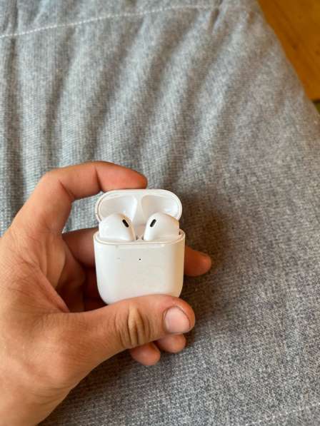 Наушники AirPods 2 в Санкт-Петербурге фото 3